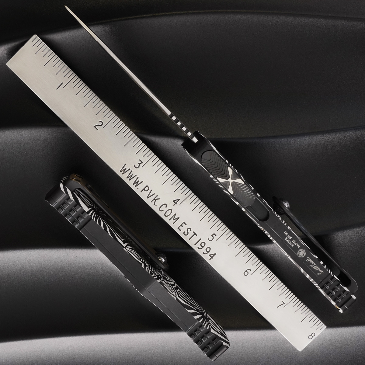 Microtech Hera 703-1TSOS Single Edge Two Tone Blade, Black Handle