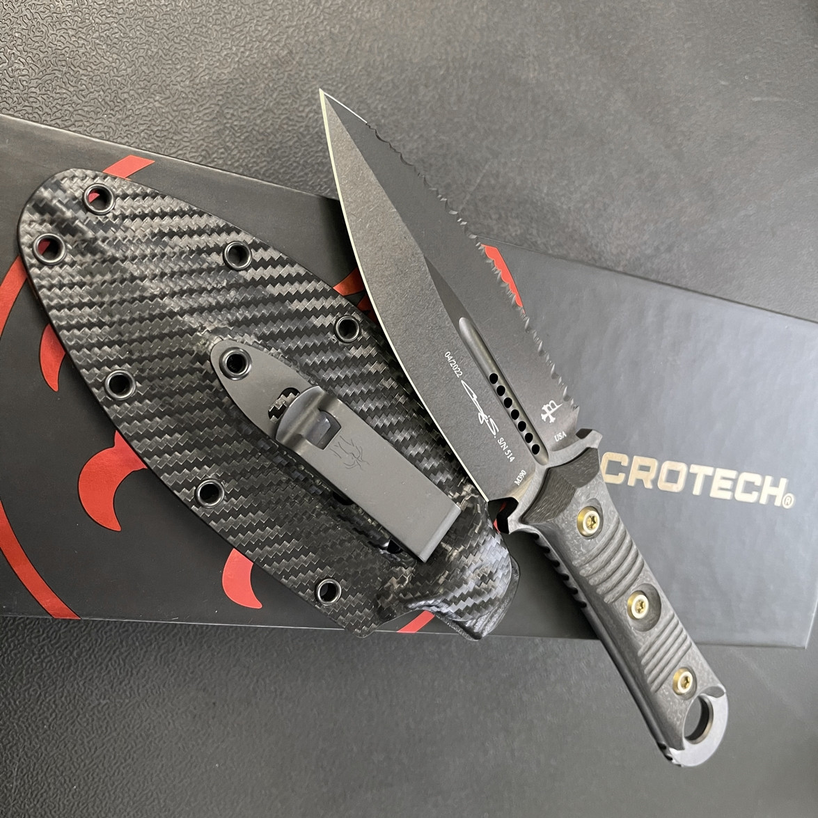 Microtech Borka SBD 201-3DLCCFS Full Serrated DLC Blade Carbon Fiber ...