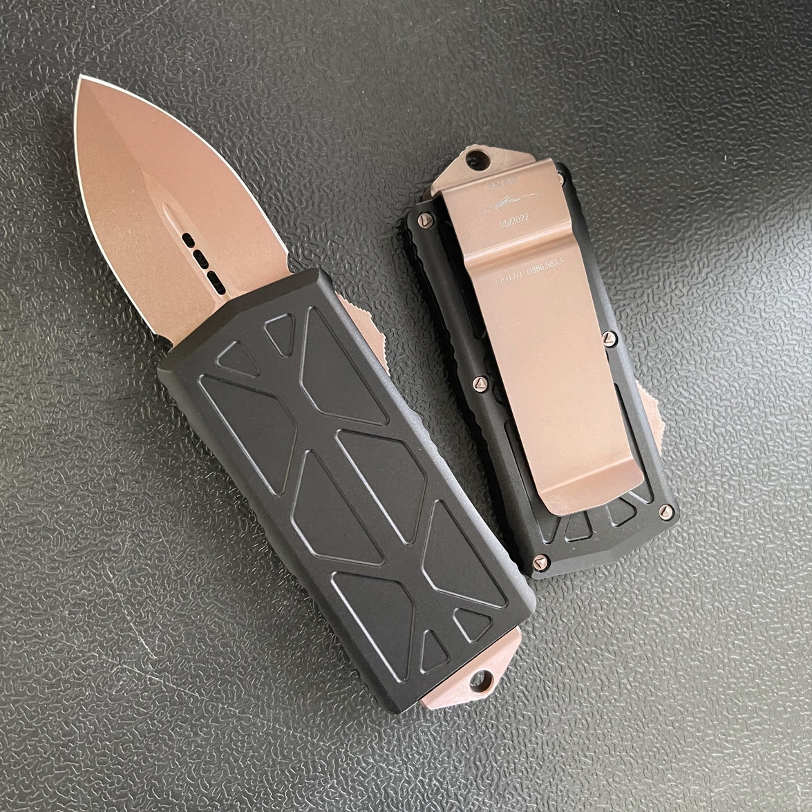 Microtech Rose Gold Microtech Exocet 157-1 PVDRGS Rose Gold Signature Series - PVK