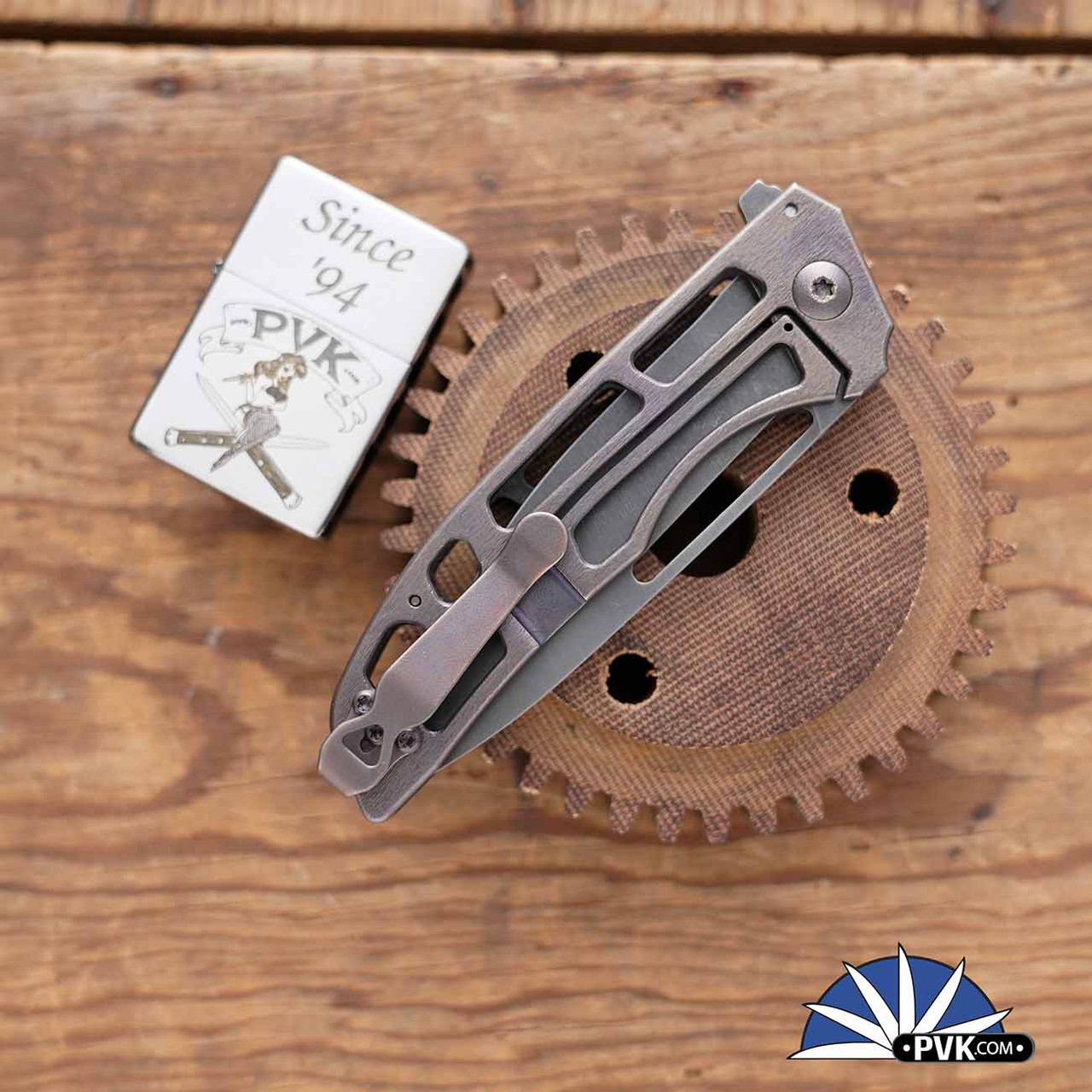 John Gray Slitter V2, Acidwashed Flat Grind Magnacut Blade, Carbon