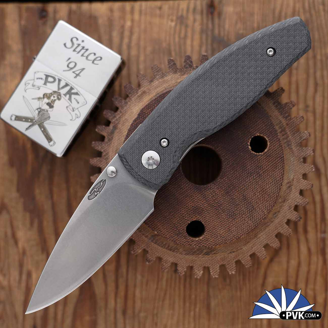 TRM Neutron 2 Frame Lock, Tumbled 20CV Blade, Carbon Fiber