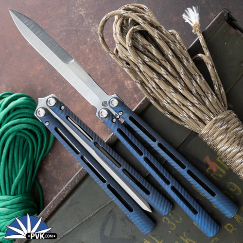 Medford Viceroy Dagger Tumbled Blade, Blue Handles, Silver HW