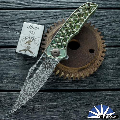John Gray Left Hand Slitter V2, Dark Rain Magnacut Blade, Green Chain-link Pattern Titanium Handle And Green Clip, Blurple HW