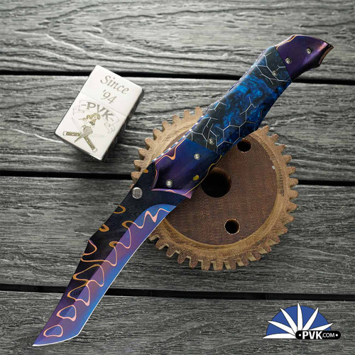 Kyle Vallotton Custom Predator Manual, Baker Forge "Coreline GoMai Chevron" Damascus, Voodoo Resins "Blue Phantasm" Handles W/Baker Forge "Dam-Core Chevron" Bolsters