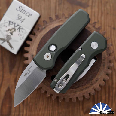 Protech Runt 5 R5300-LTD-Green, Satin Wharncliffe Magnacut Blade