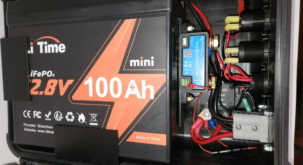 DC12 HUSKY T5100,  100 Ah LiFePO4 Battery, 300W solar Controller