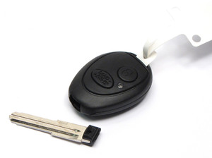 Genuine Ignition Key And Remote CWE100710KIT With 315MHZ Functions For Land Rover Discovery Series II (CWE100710KITG)