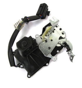 Genuine Door Latch FQJ103250, Front Left Hand Replacement, For Range Rover P38, 1995 - 1999 (FQJ103250G) Genuine Door Latch FQJ103250, Front Left Hand Replacement, For Range Rover P38, 1995 - 1999 (FQJ103250G)