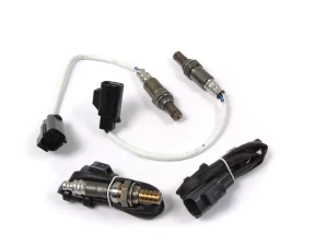 Oxygen Sensor Kit By Walker, Plug And Play, 4-Pieces, Front And Rear Sensors MHK500960 And MHK501140, For Range Rover Full Size L322, 2007 - 2009