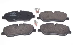Front Brake Pads LR134694 Or LR019618 For Land Rover LR3, Range Rover Full Size, And Range Rover Sport (See Fitment Years)