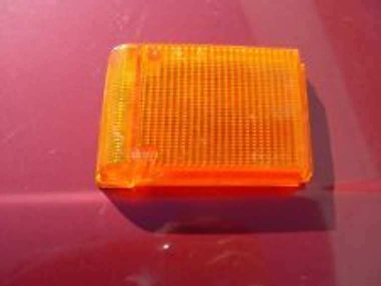 Lens Side Marker Left  Hand Front (AMBER) TR6