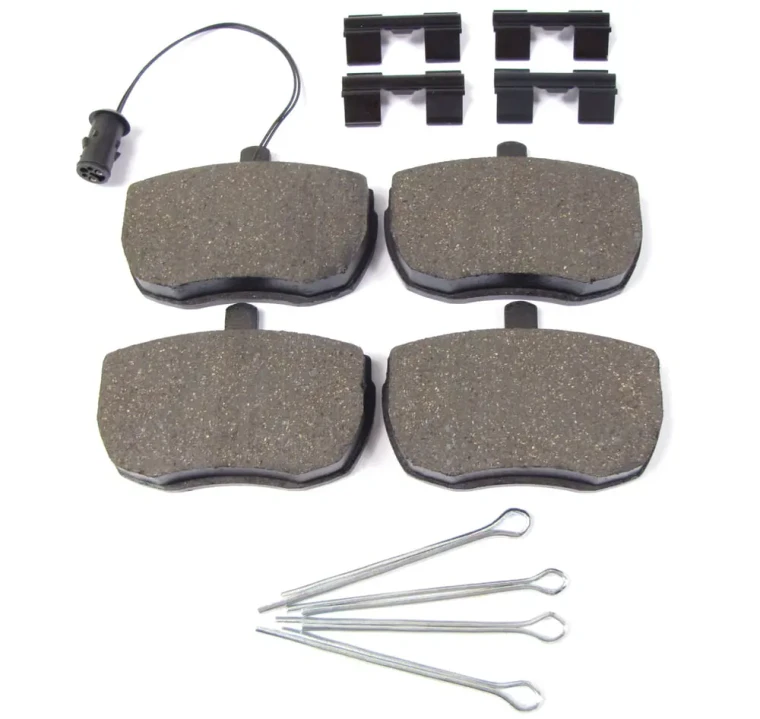 Front Brake Pads SFP500220 By Delphi, Includes Clips And Hardware, For Range Rover Classic, 1987 - 1989