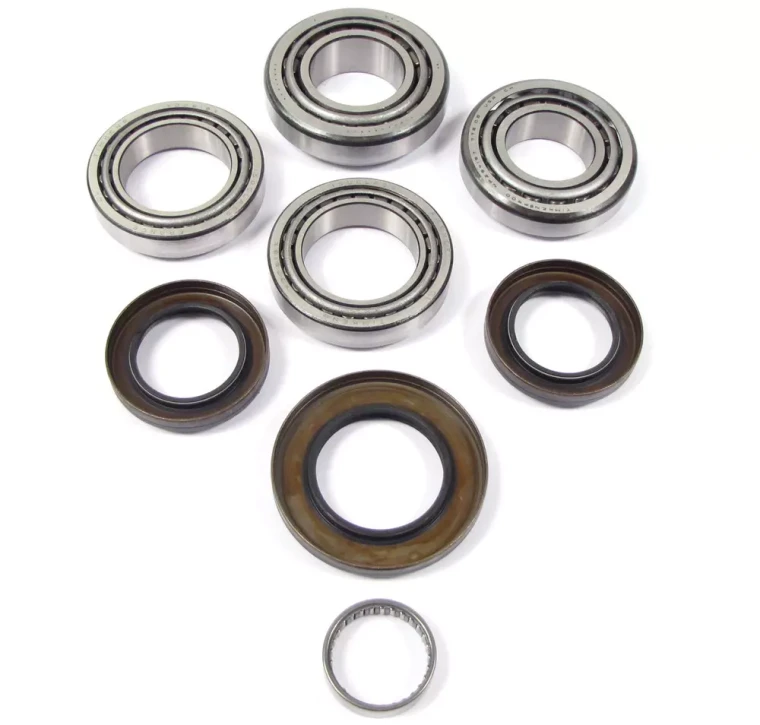 Differential Overhaul And Repair Kit For Rear Locking-Type, Includes Replacement Bearings And Oil Seals, For Land Rover LR3, LR4 And Range Rover Sport