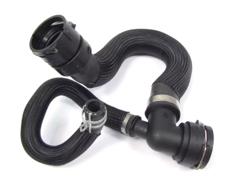 Genuine Lower Radiator Coolant Hose LR007413 For Land Rover LR2, V6 Engine Models