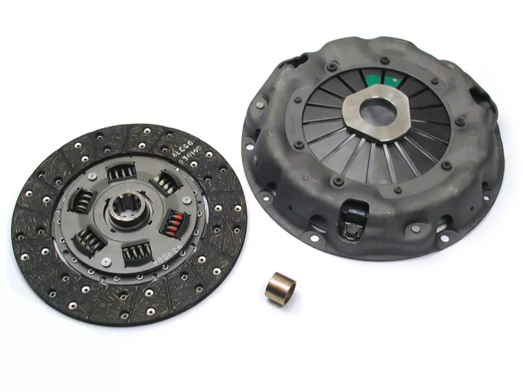 Clutch Kit, Includes Clutch Disc And Flywheel Bushing For Land Rover Series II/IIA