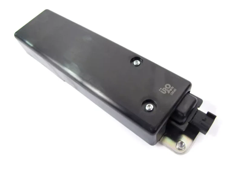 Upper Tailgate Actuator FUG500010 By URO For Land Rover LR3 And LR4