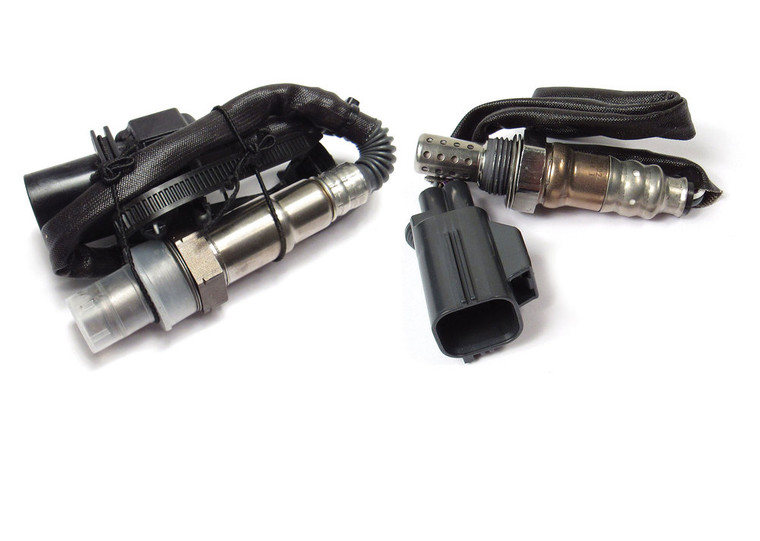 Oxygen Sensor Kit, Original Equipment By Walker, Plug And Play, For Land Rover LR2 And Range Rover Evoque, 2.0L 4 Cylinder, One Front And One Rear Oxygen Sensor