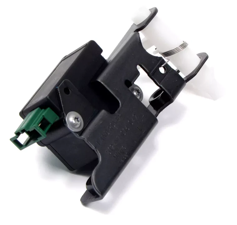 Genuine Lower Left Tailgate Actuator FUG500130 For Land Rover LR3 And LR4