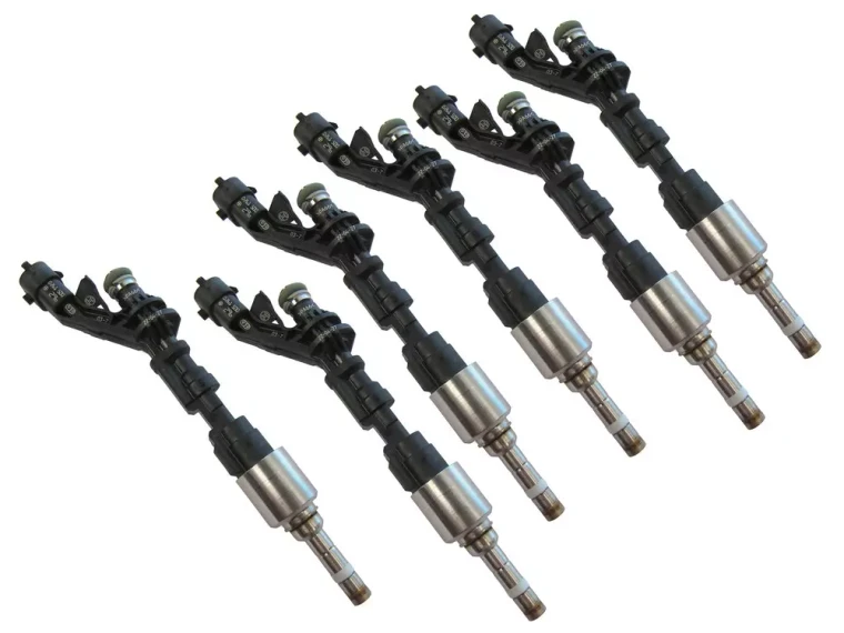 Fuel Injectors Kit, Set of 6, Original Equipment LR105431 By BOSCH For 6-Cylinder Engines On Land Rover LR4, Discovery 5, Range Rover Full Size L405, Range Rover Sport Supercharged, And Range Rover Velar (See Fitment Years)
