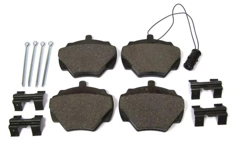 Rear Brake Pads SFP500190 Or STC9188 With Pins And Clips For Land Rover Discovery I And Defender 90 (See Fitment Years)