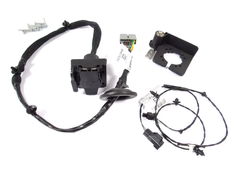 Genuine Trailer Wiring Kit VPLCT0186 For Land Rover Discovery Sport, 7-Seat Model Vehicles, Includes Flat-4 And 7-Way Connectors