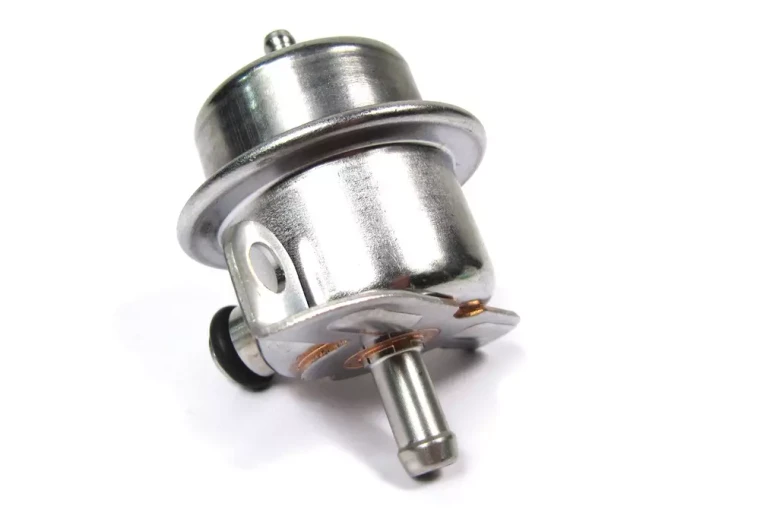 Fuel Pressure Regulator ETC8494 (Non-AEL) For Land Rover Discovery I, Defender 90 And 110, Range Rover Classic, And Range Rover P38 (See Fitment Years)