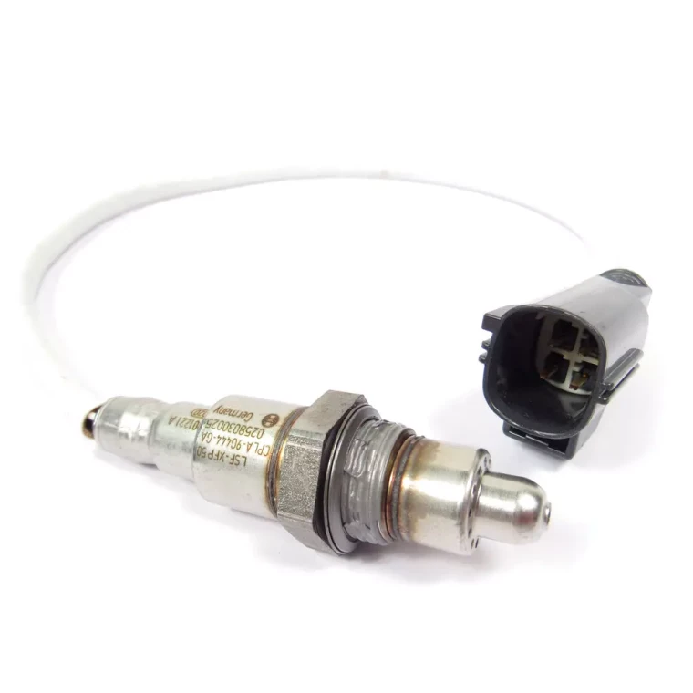 Oxygen Sensor LR140079 Or LR035747, Center Right, Original Equipment By BOSCH, For Land Rover Defender 90, 110, And 130 New Generation L663,  Range Rover Sport, And Range Rover Full Size L405 (See Fitment Years)