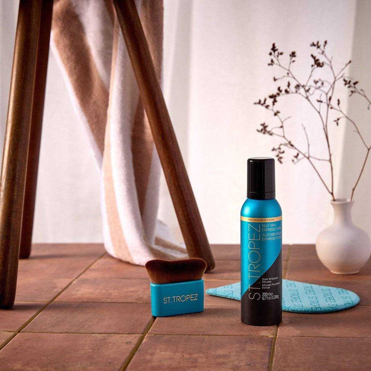 St Tropez Self Tan Express Dark Whipped Mousse STP04796 48