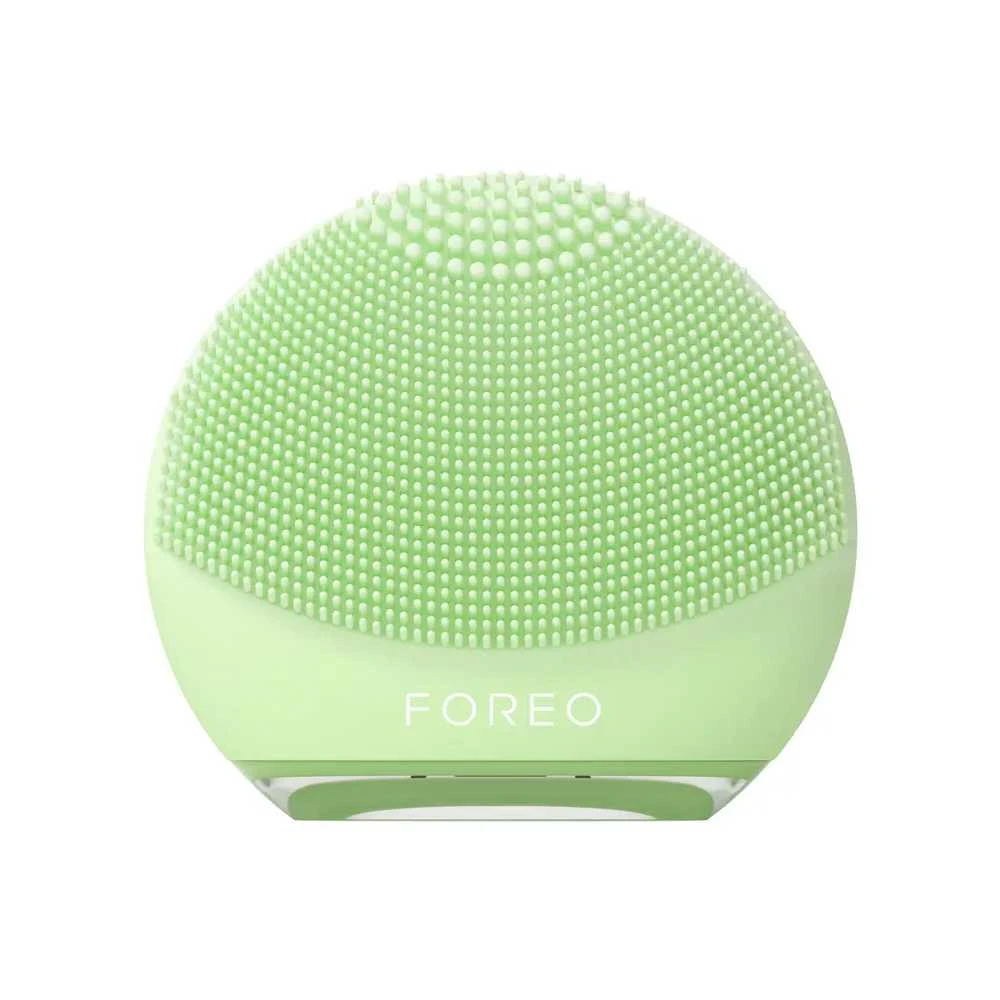 Foreo LUNA 4 Go facial cleansing device in Pistachio