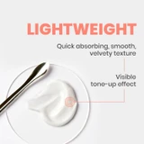 Swatch of lightweight, velvety Hyaluron Activ B3 cream with a spatula