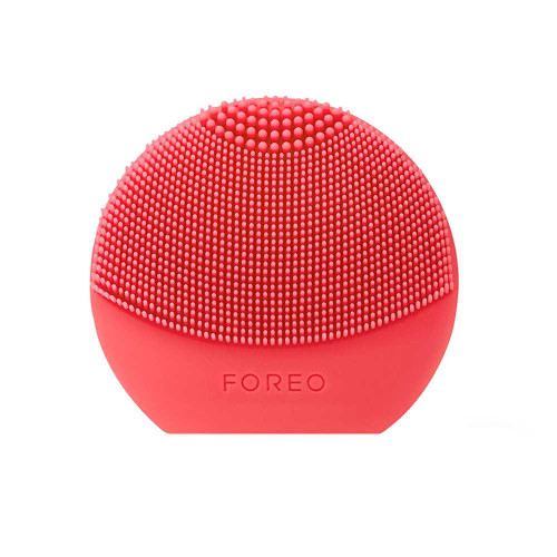 Foreo LUNA Play Plus 2 facial cleansing brush in coral, silicone touchpoint side