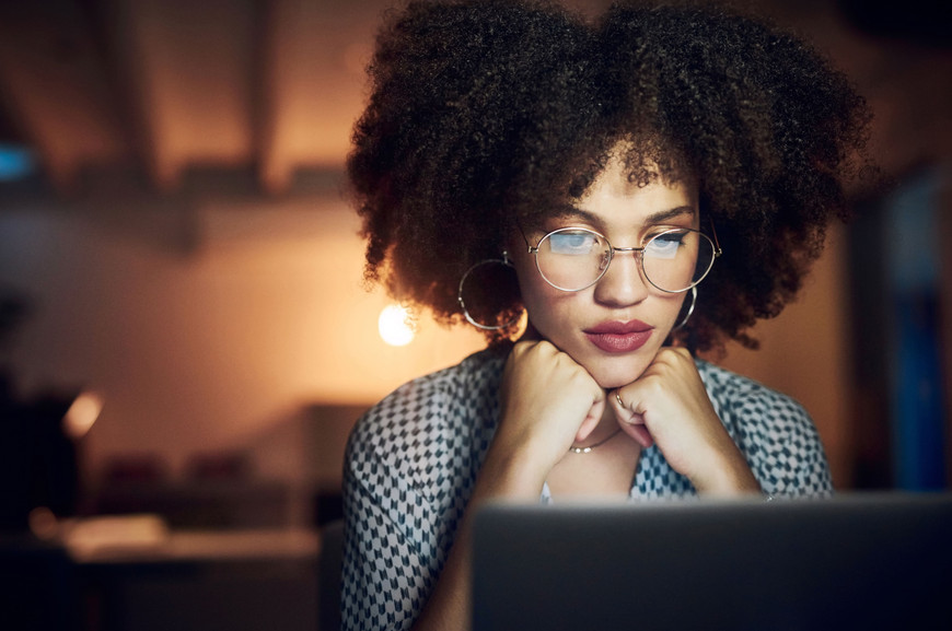 From Screens to Skin: How Blue Light Is Sneaking Into Your Glow