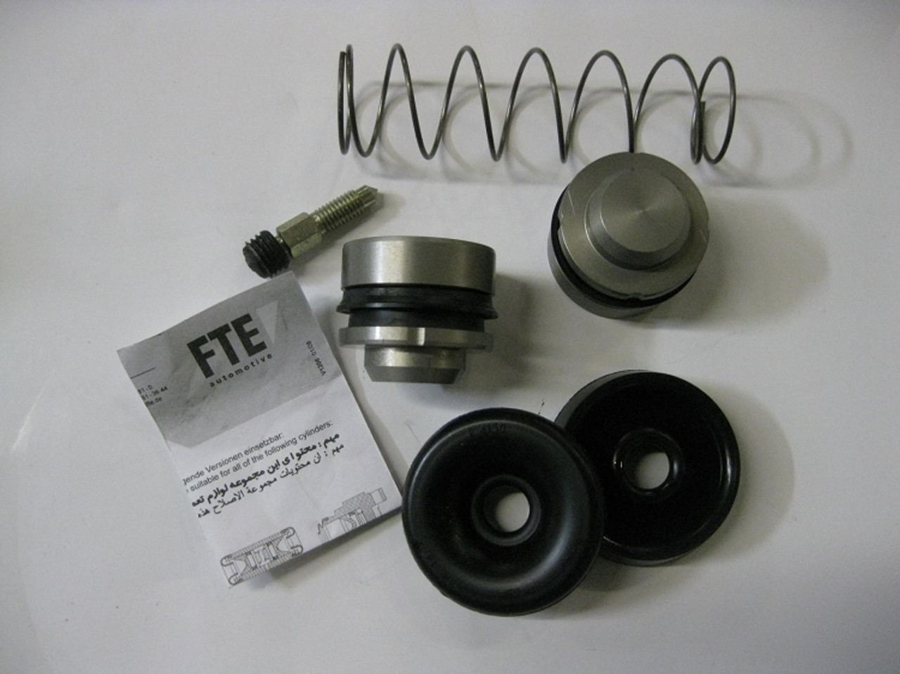 Front Wheel Cylinder Repair Kit Complete0005860288F