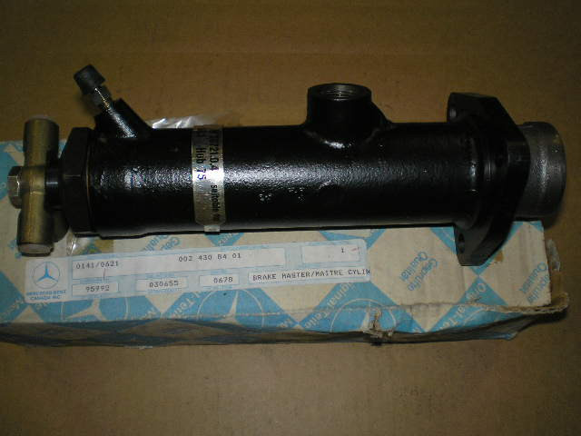 Master Brake Cylinder 0024308401