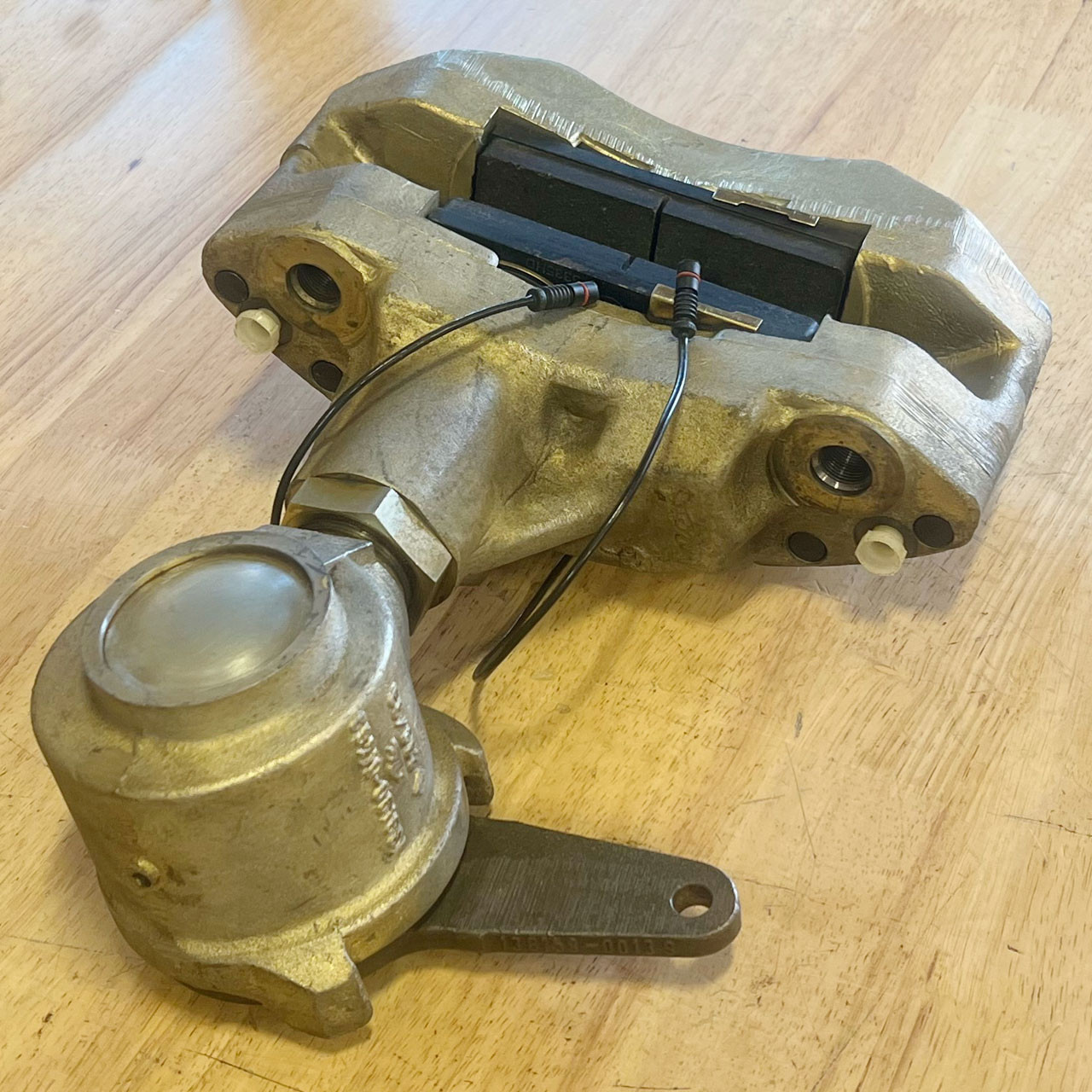 Large Axle - Left Side Caliper with Parking Brake