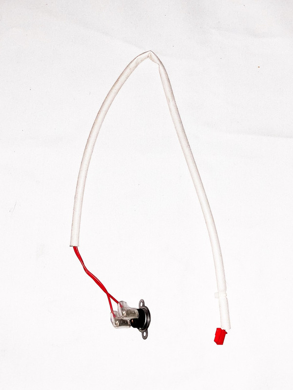 Red Connector