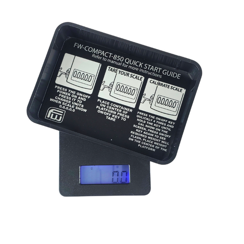 Compact pocket weighing scale with protective cover