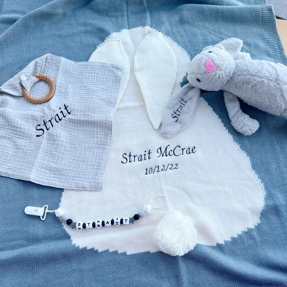 Personalized Knitted Baby Blanket: Embroidered Rabbit Design