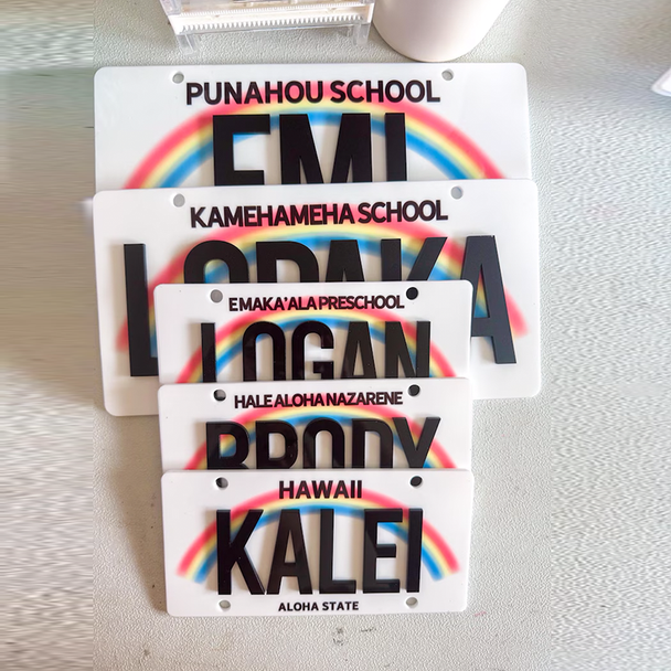 Hawaii License Plate Lei | License Plate Lei | Graduation Acrylic Sign