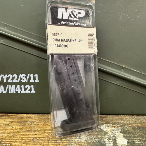 Smith & Wesson M&P 9 9mm 17 round magazine (Picture 1).