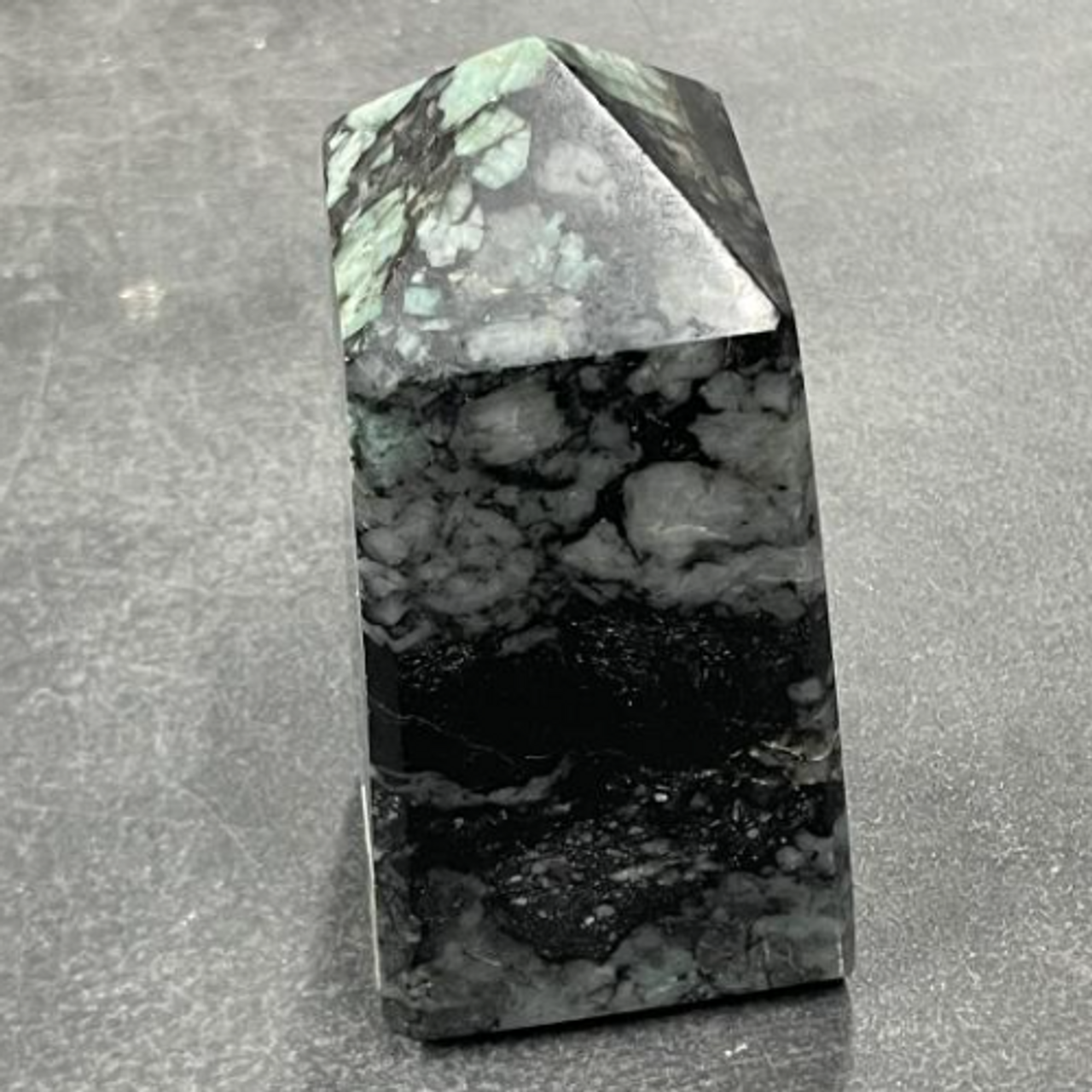 Emerald Tower 1180g   5.5"x2.5"