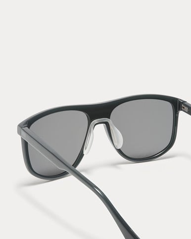 Article One Anchor Black W/Dark Grey Cr39 Polarized Lens Detail