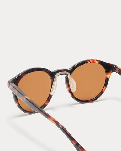 Article One Meadow Fire Tortoise w/Dark Brown Cr39 Polarized Lens Detail