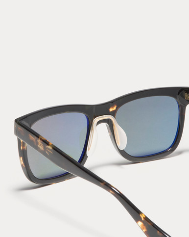 Article One Beaufort Tortoise Detail