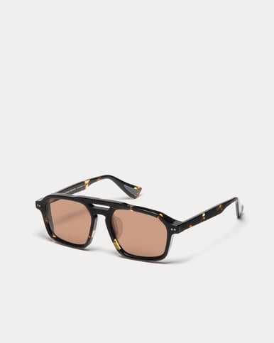 Article One x Mission Workshop Tortoise angled