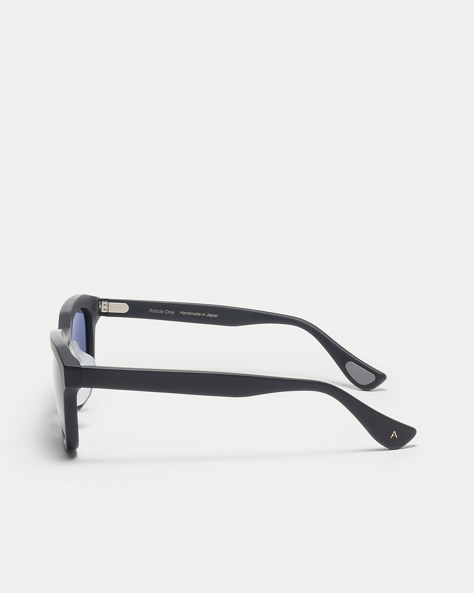 ARTICLE ONE AVALON 2.0 BLACK w/TR18 GREY  POLARIZED LENS SIDE