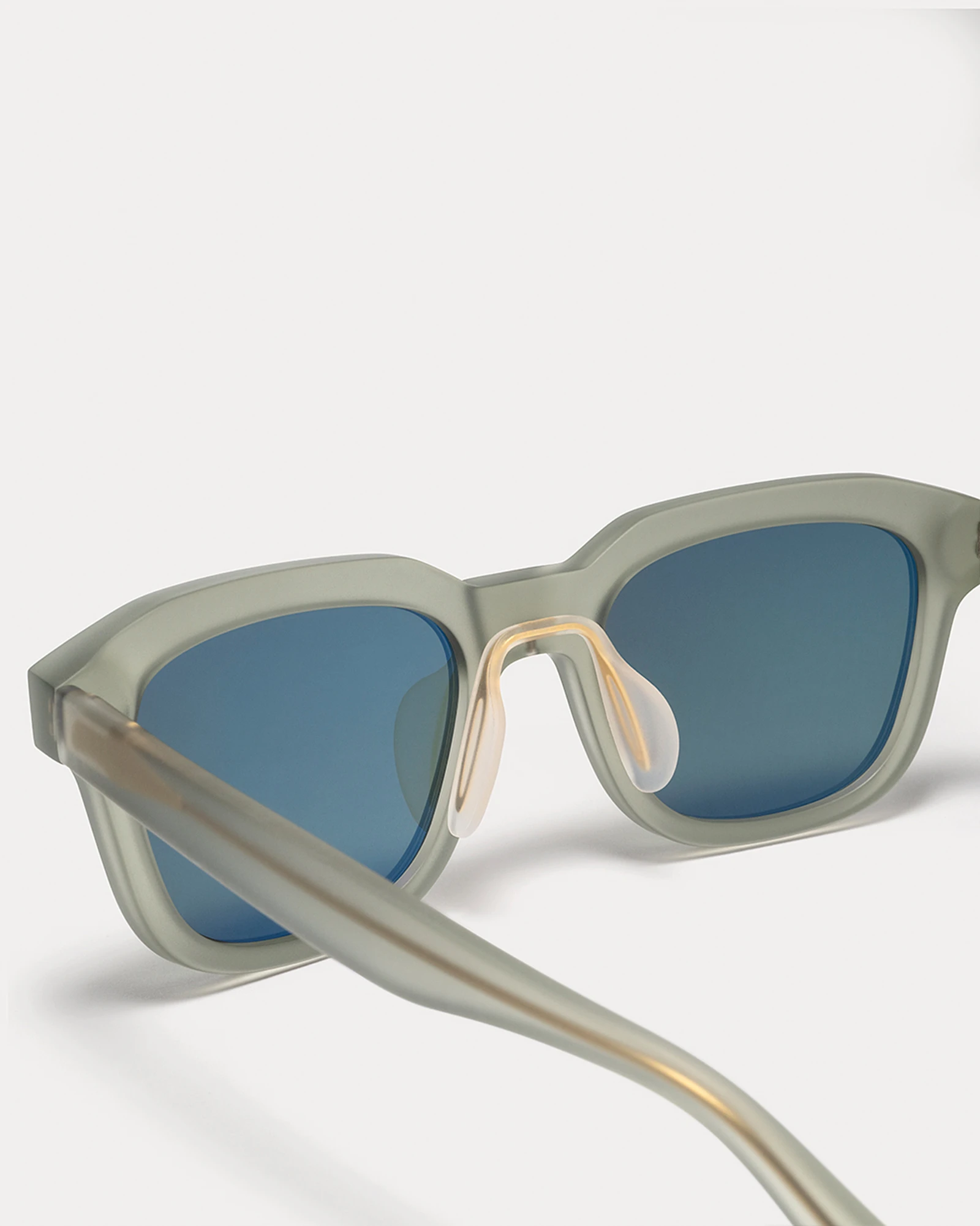 ARTICLE ONE AVALON 2.0 SAGE w/TR18 GREEN POLARIZED LENS DETAIL