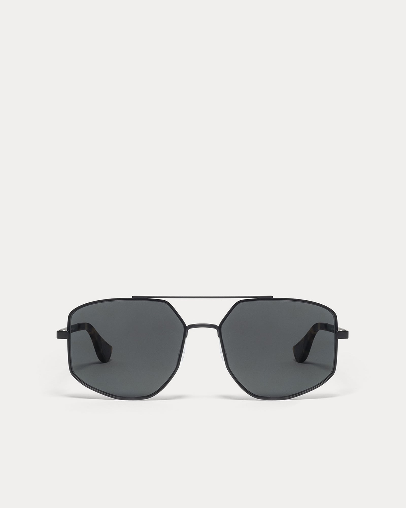 Article One Gogebic BLACK MATTE w/TR18 GREY POLARIZED LENS front