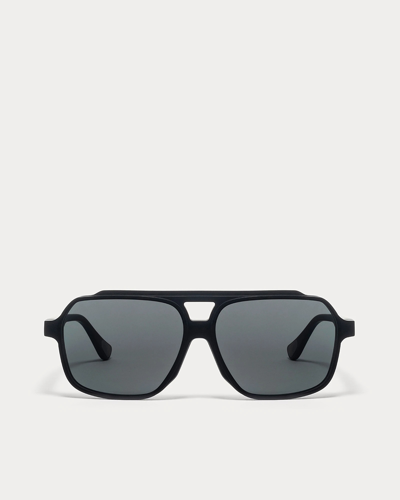Article One Manistee BLACK STEEL w/TR18 GREY POLARIZED LENS front