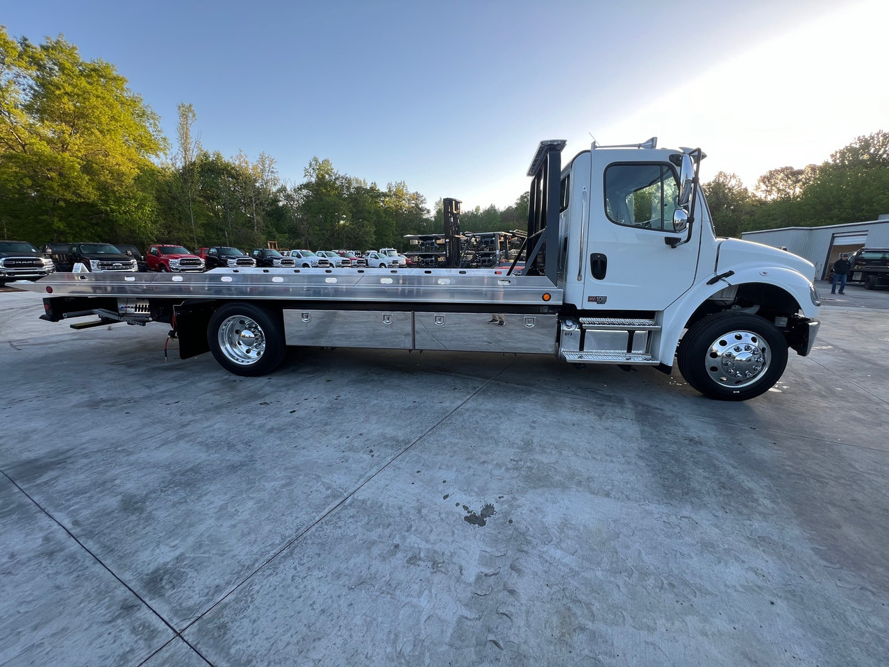 2025 Freightliner M2 Aluminum 12-series LCG 